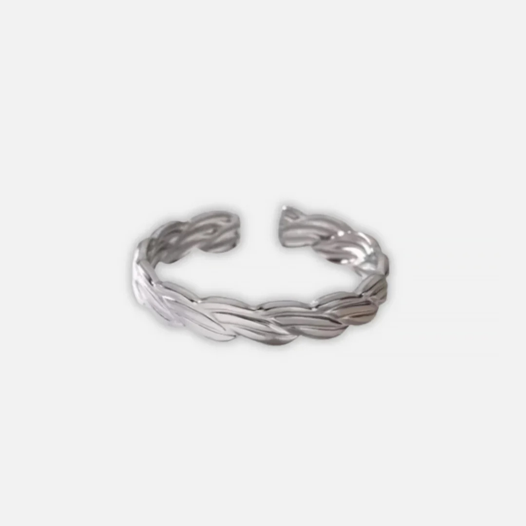 Noviqlo | Twisted Open Ring