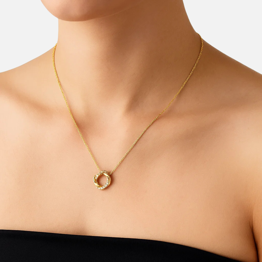 Noviqlo | Dainty Circle Pendant Necklace in Gold or Silver Colour