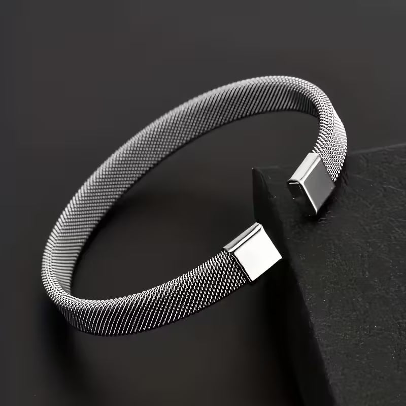 Noviqlo | Stainless Steel Cable Open Bracelet